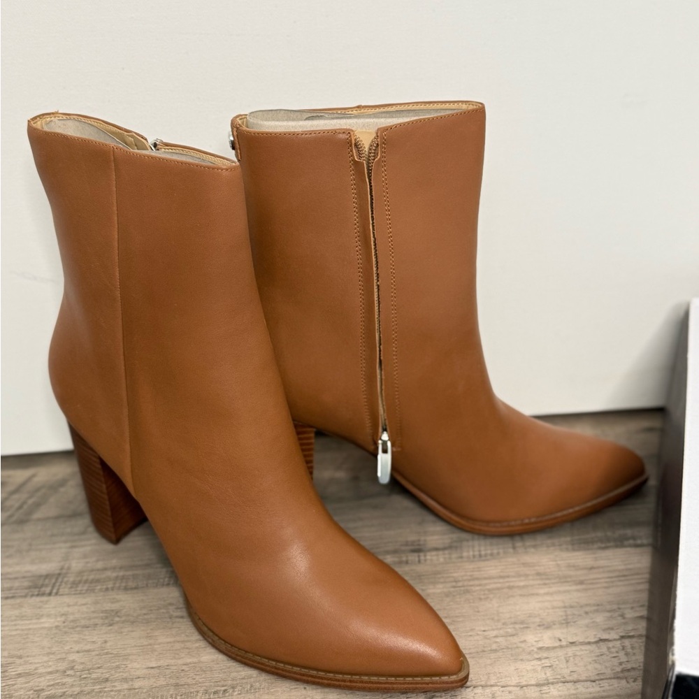 Nine West TryMe 9x9 boot ***NEW